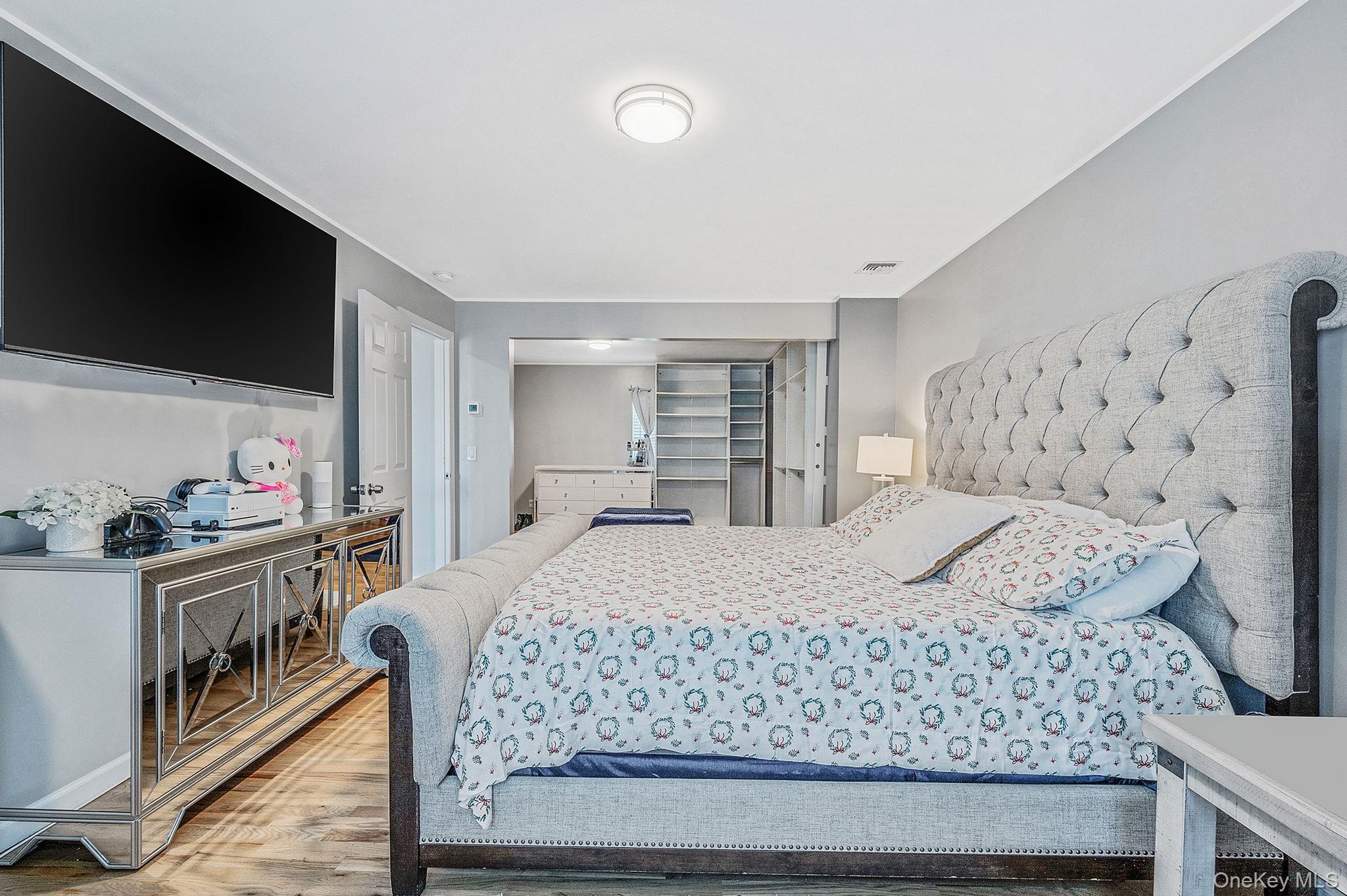 50 Verazzano Avenue, Copiague, NY 11726