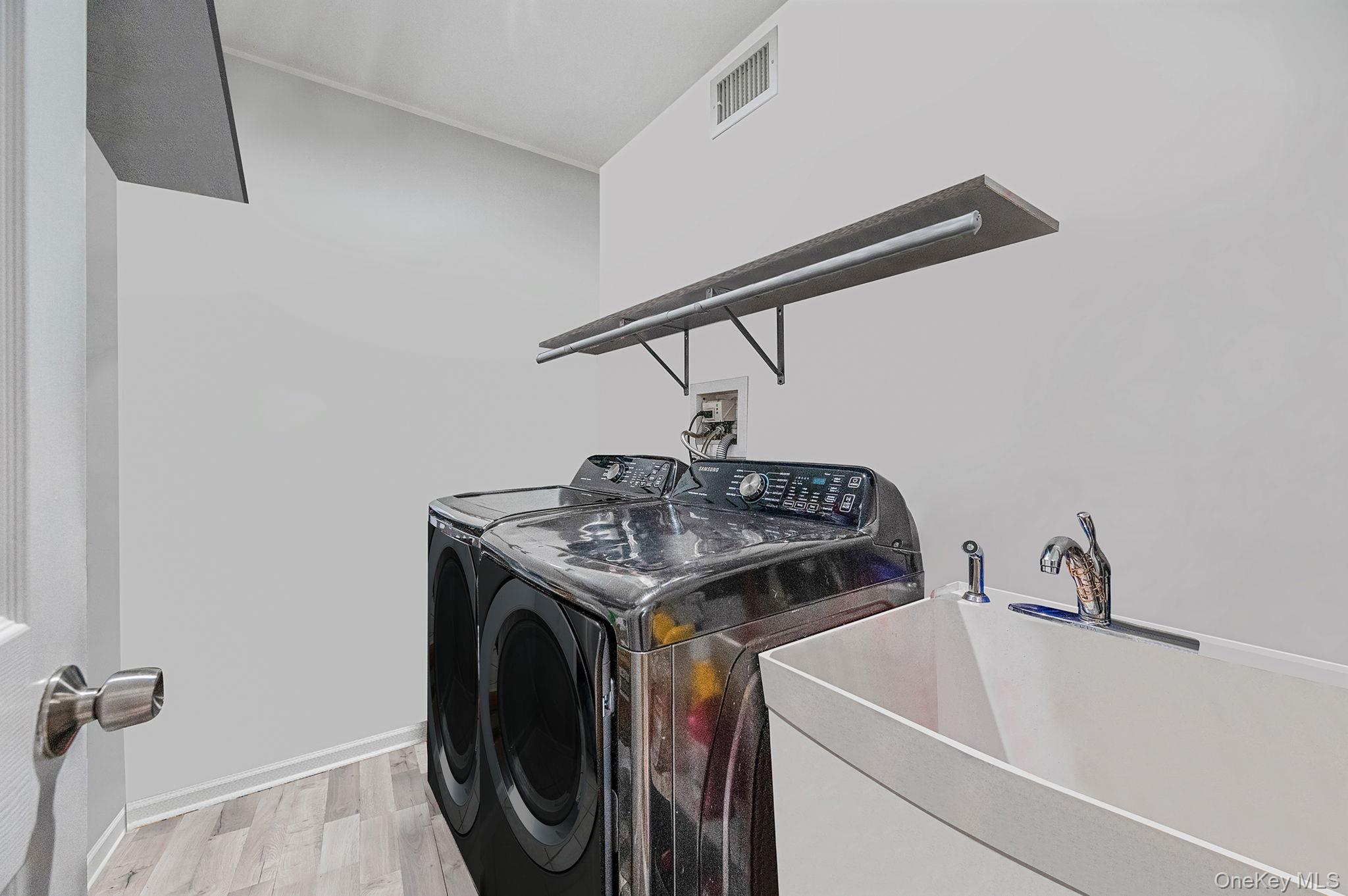 50 Verazzano Avenue, Copiague, NY 11726