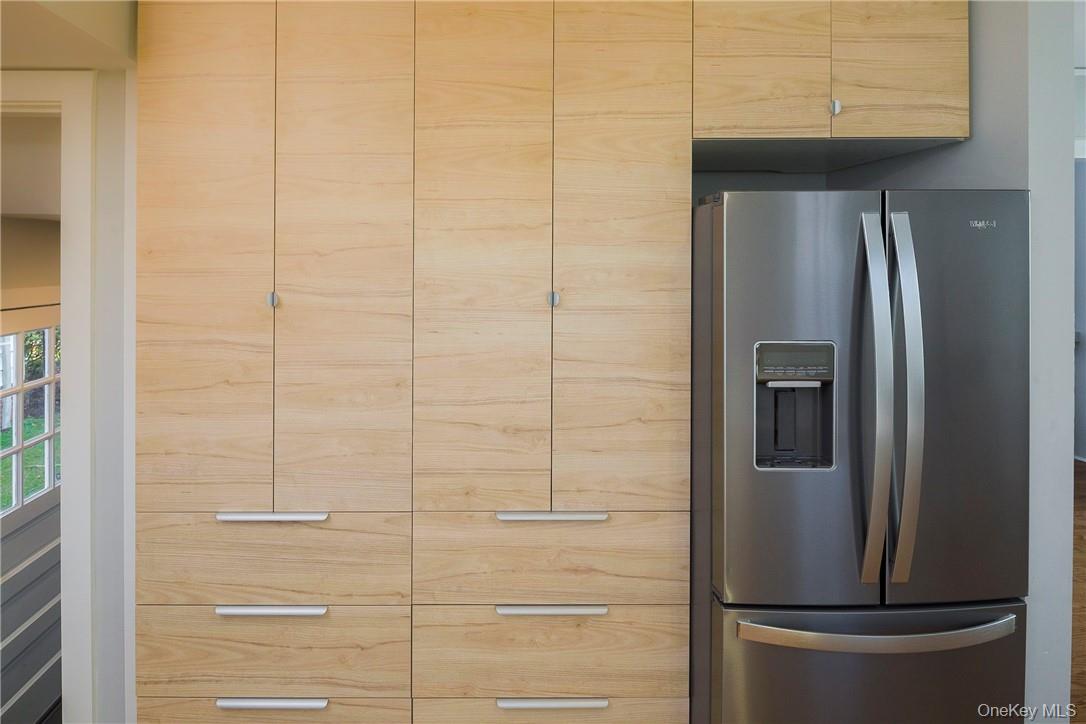 64 Parkview Drive, Bronxville, NY 10708