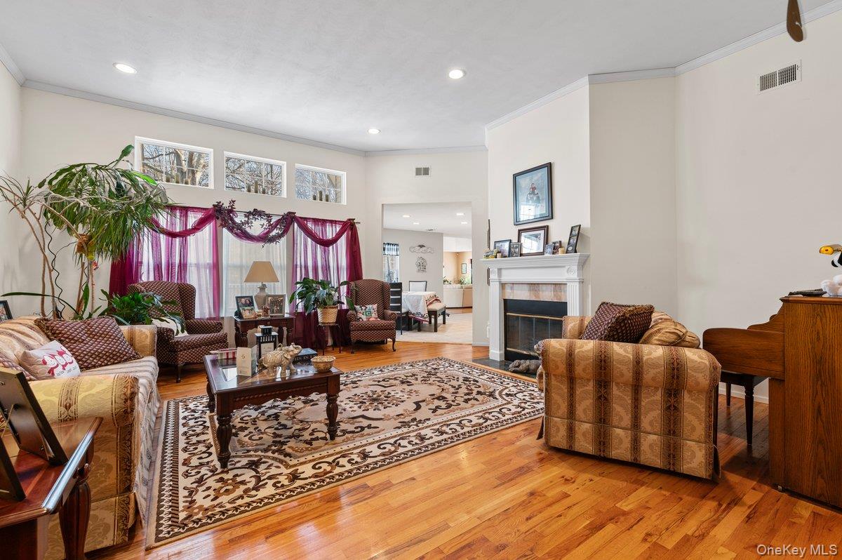 11 Moran Court, Manorville, NY 11949