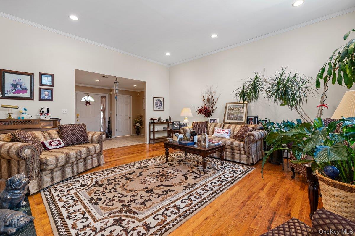 11 Moran Court, Manorville, NY 11949