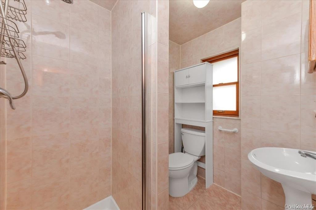 147-40 Jewel Avenue, Kew Garden Hills, NY 11367