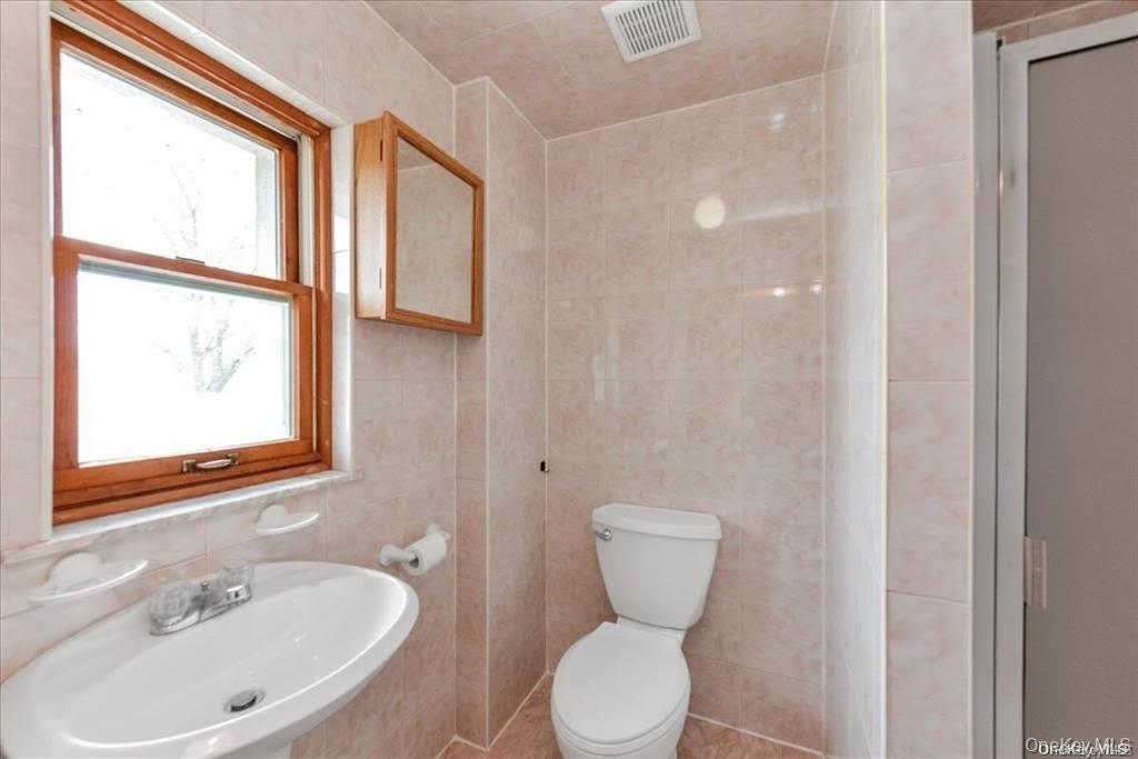 147-40 Jewel Avenue, Kew Garden Hills, NY 11367