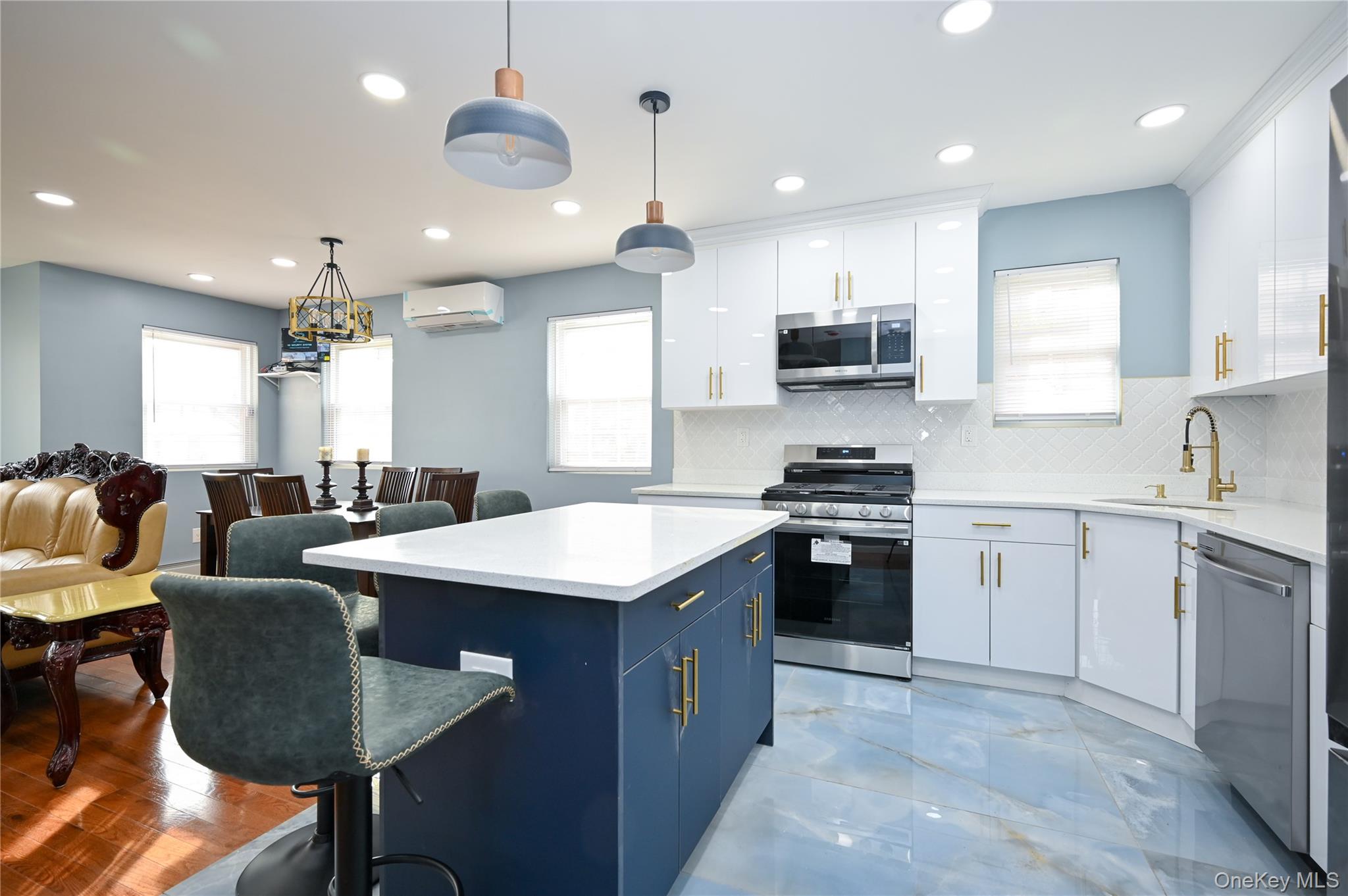 198-19 118th Avenue, Saint Albans, NY 11412