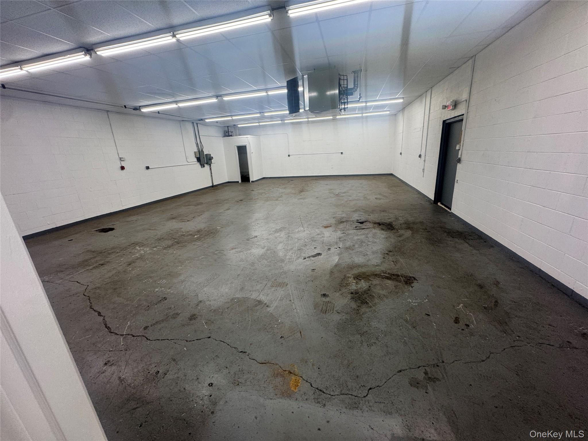 32 Allen Boulevard, Farmingdale, NY 11735