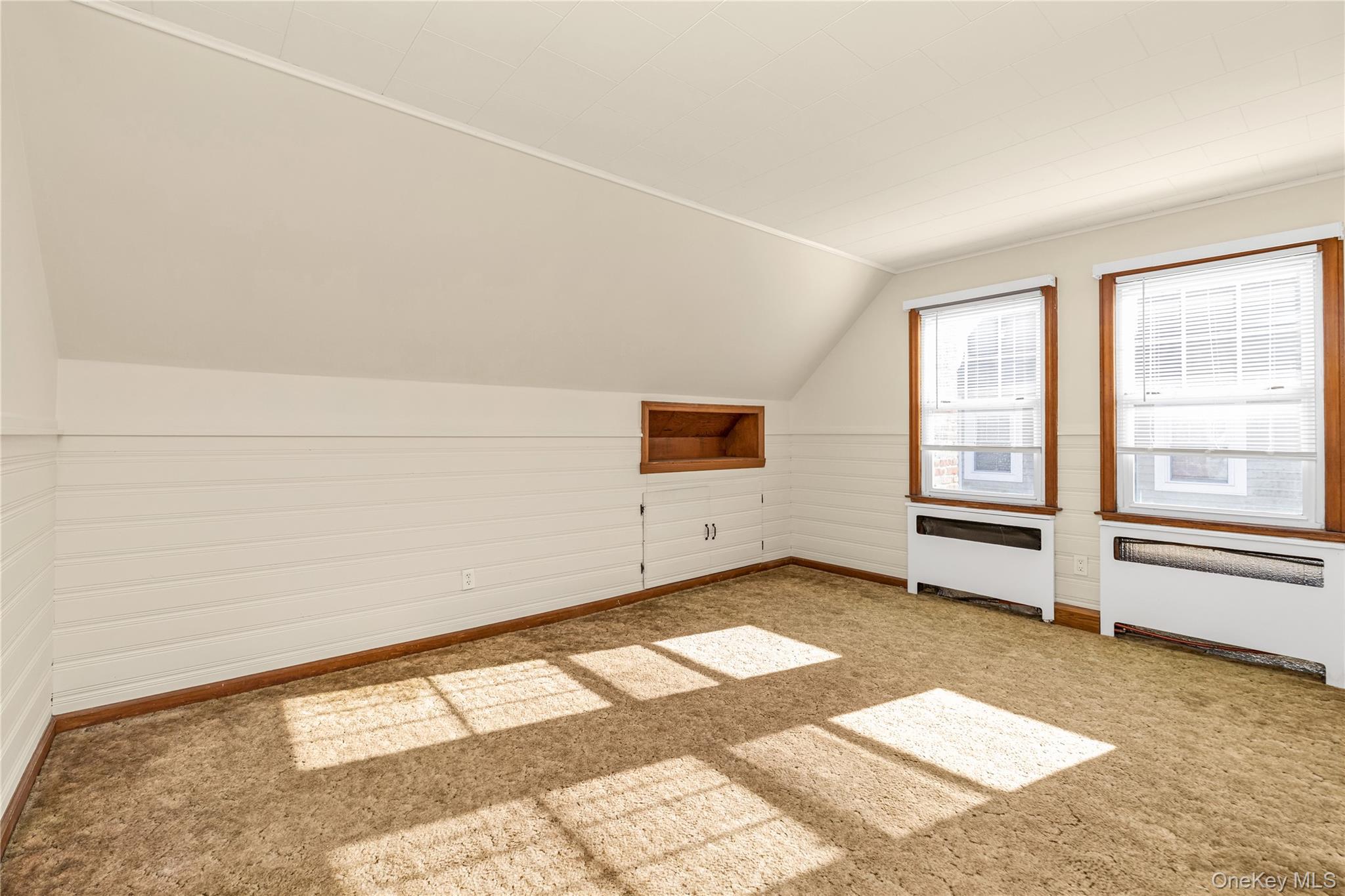 10 Fairfield Avenue, Port Washington, NY 11050