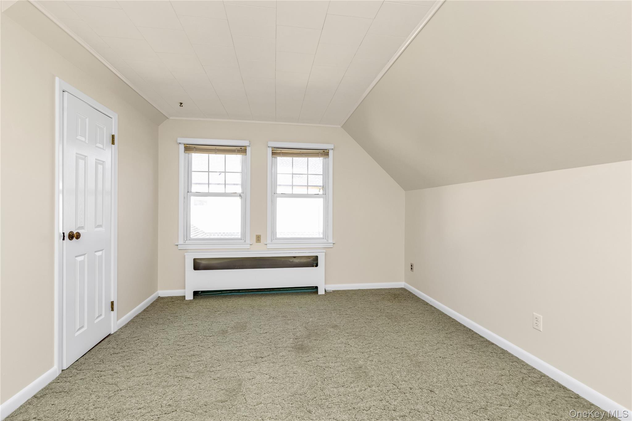 10 Fairfield Avenue, Port Washington, NY 11050