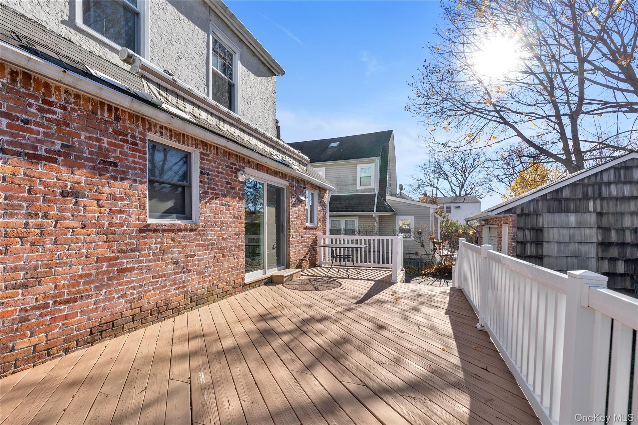 10 Fairfield Avenue, Port Washington, NY 11050