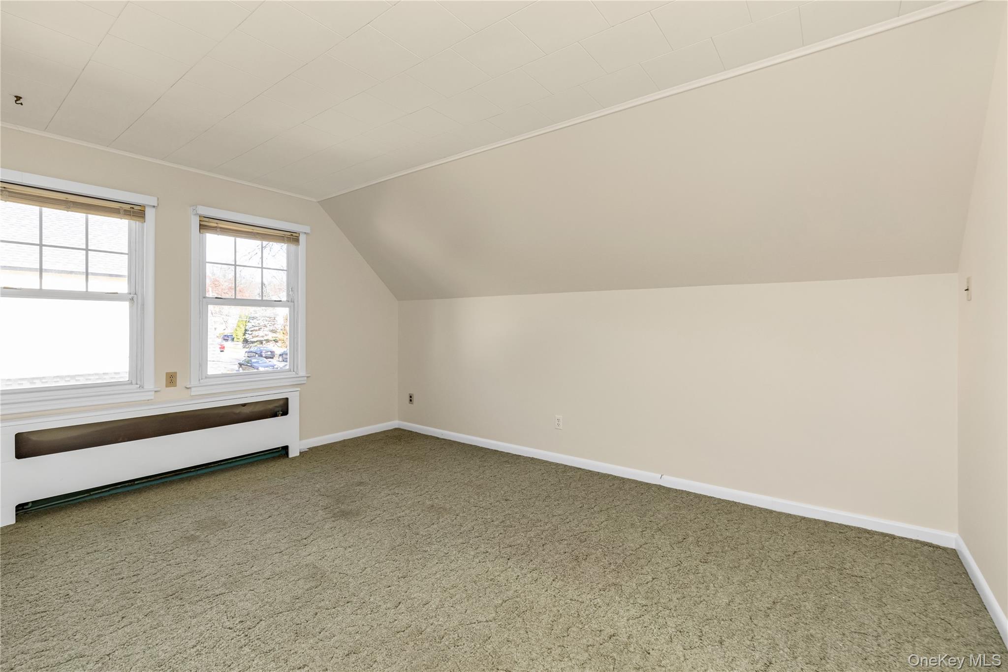 10 Fairfield Avenue, Port Washington, NY 11050