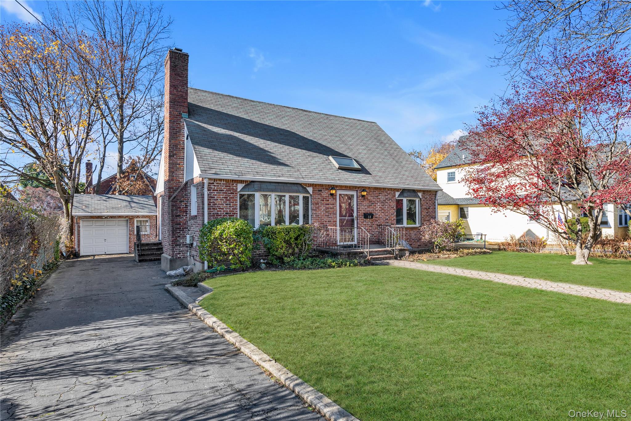 10 Fairfield Avenue, Port Washington, NY 11050