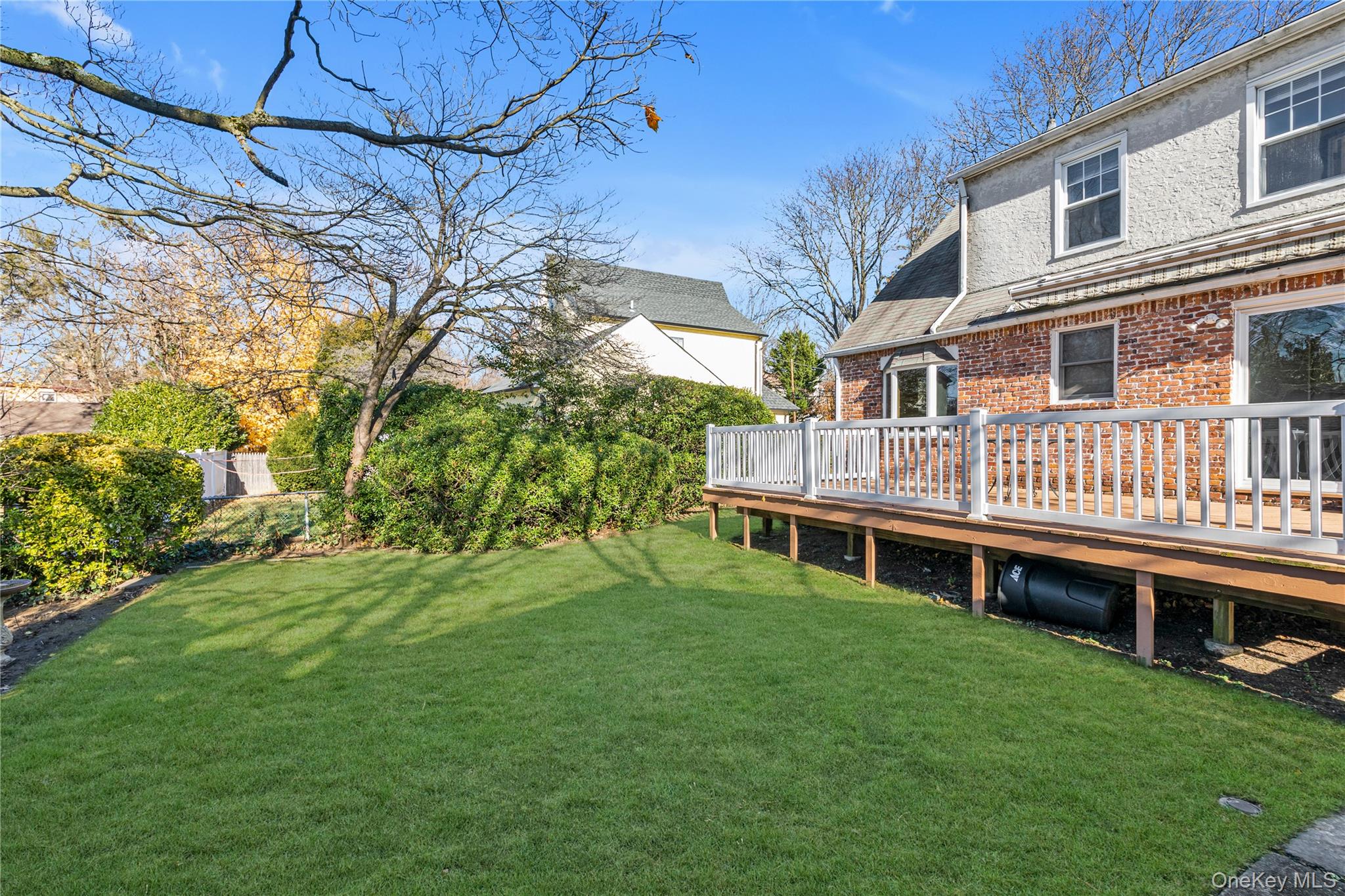 10 Fairfield Avenue, Port Washington, NY 11050