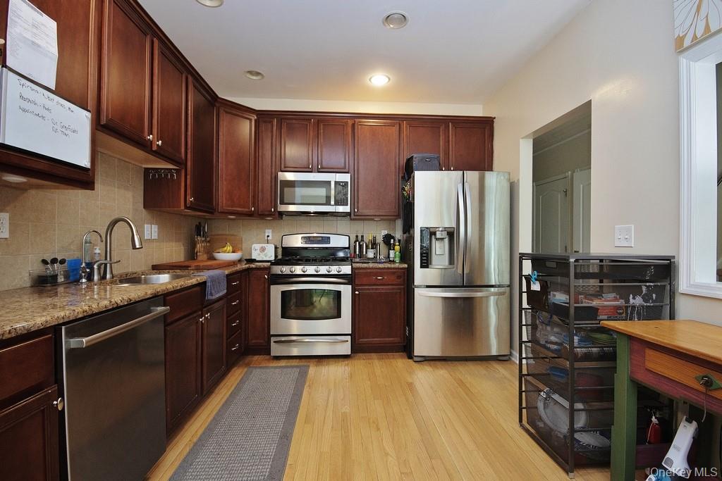 836 Huntington Drive, Fishkill, NY 12524