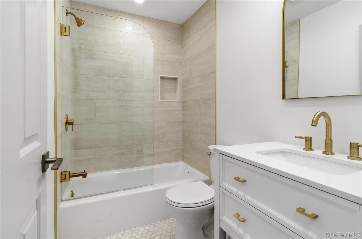 336 2nd Street Street, Greenport, NY 11944