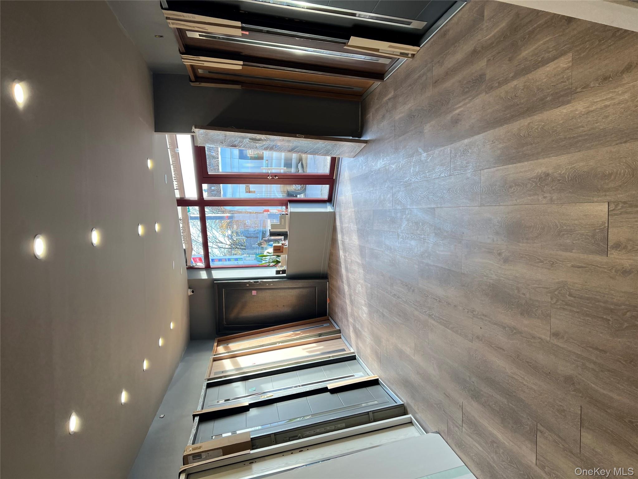 6075 Eliot #1 Ave, Maspeth, NY 11378