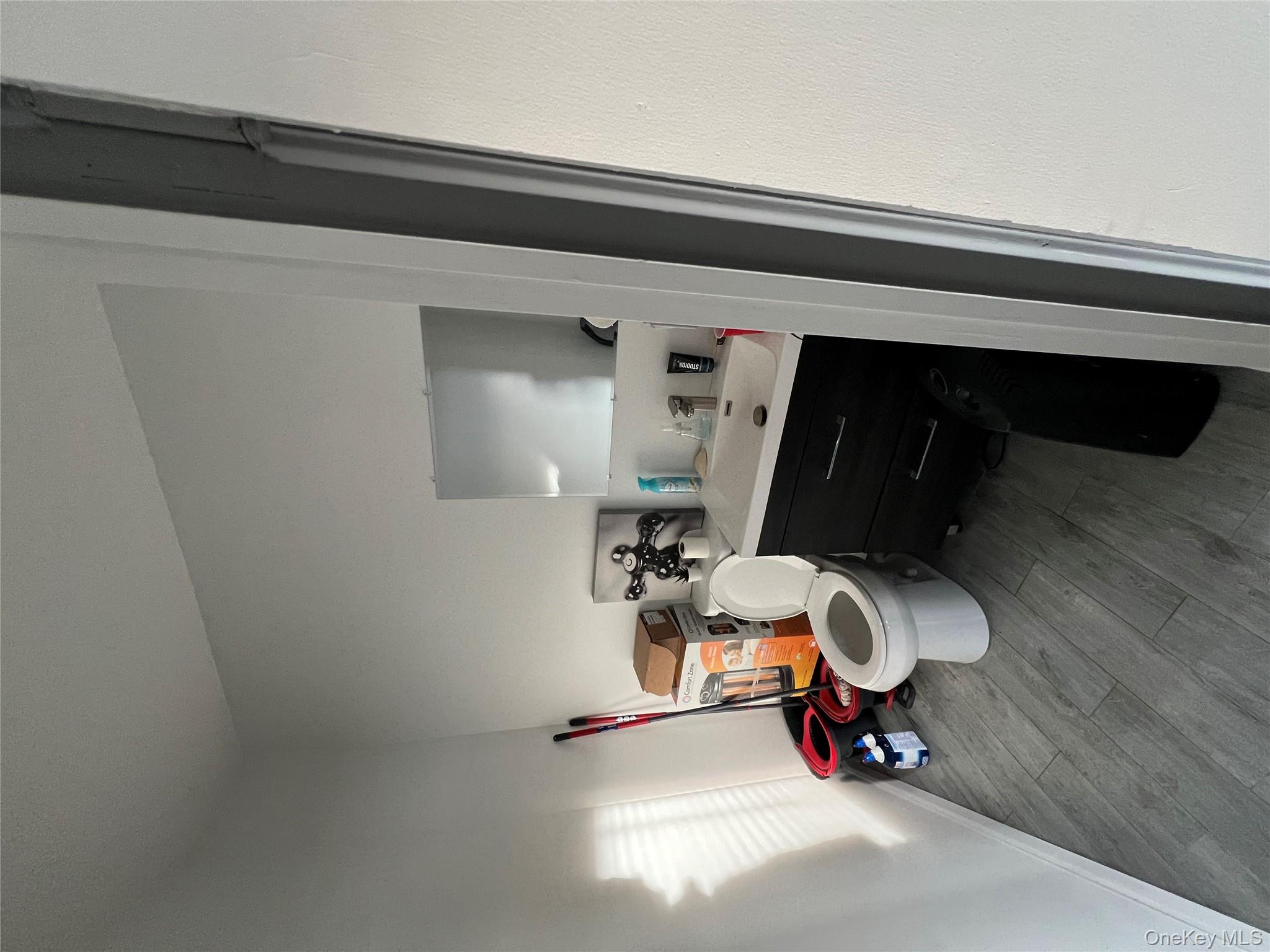 60-75 Eliot Ave, Maspeth, NY 11378