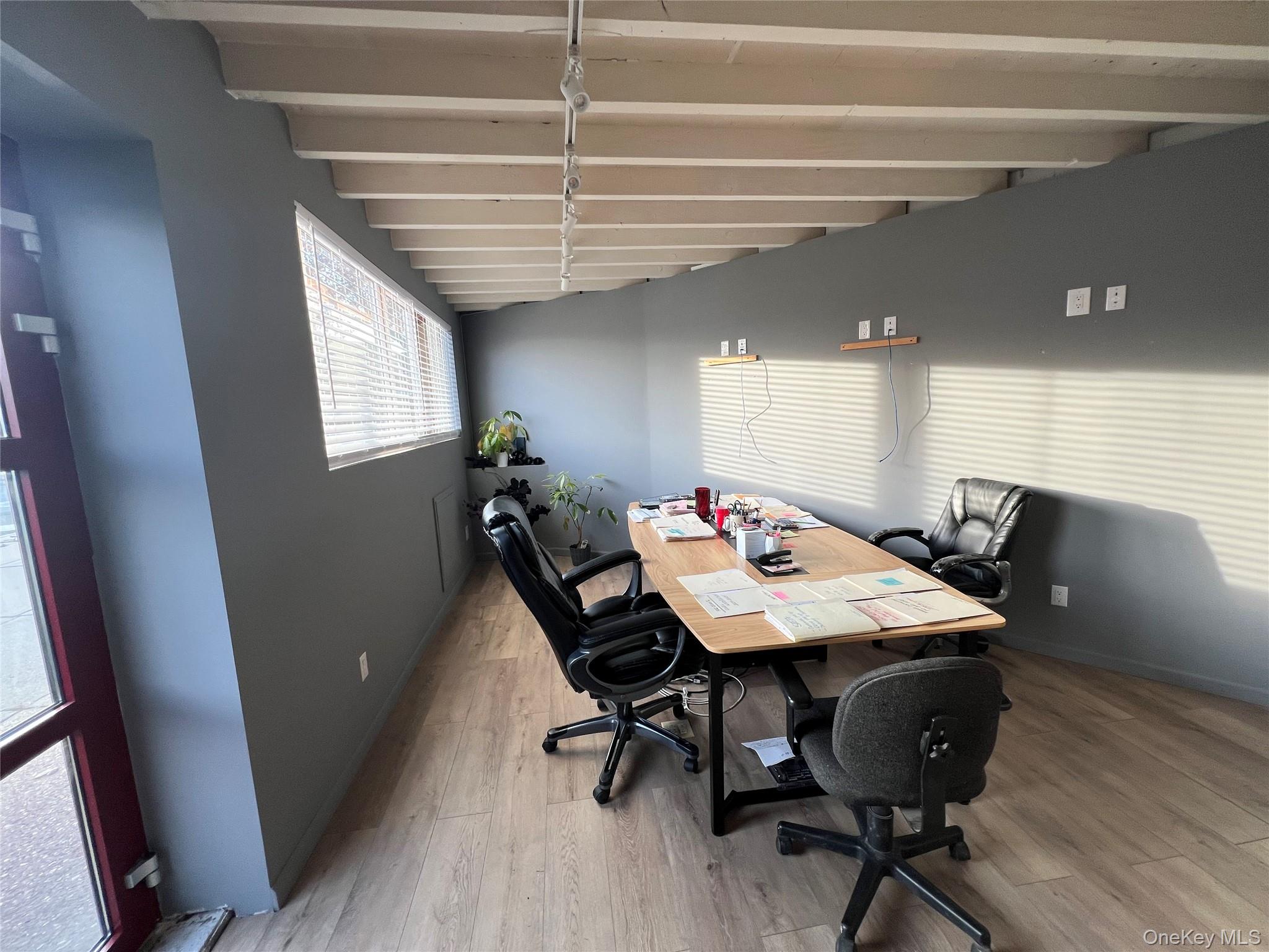 60-75 Eliot Ave, Maspeth, NY 11378