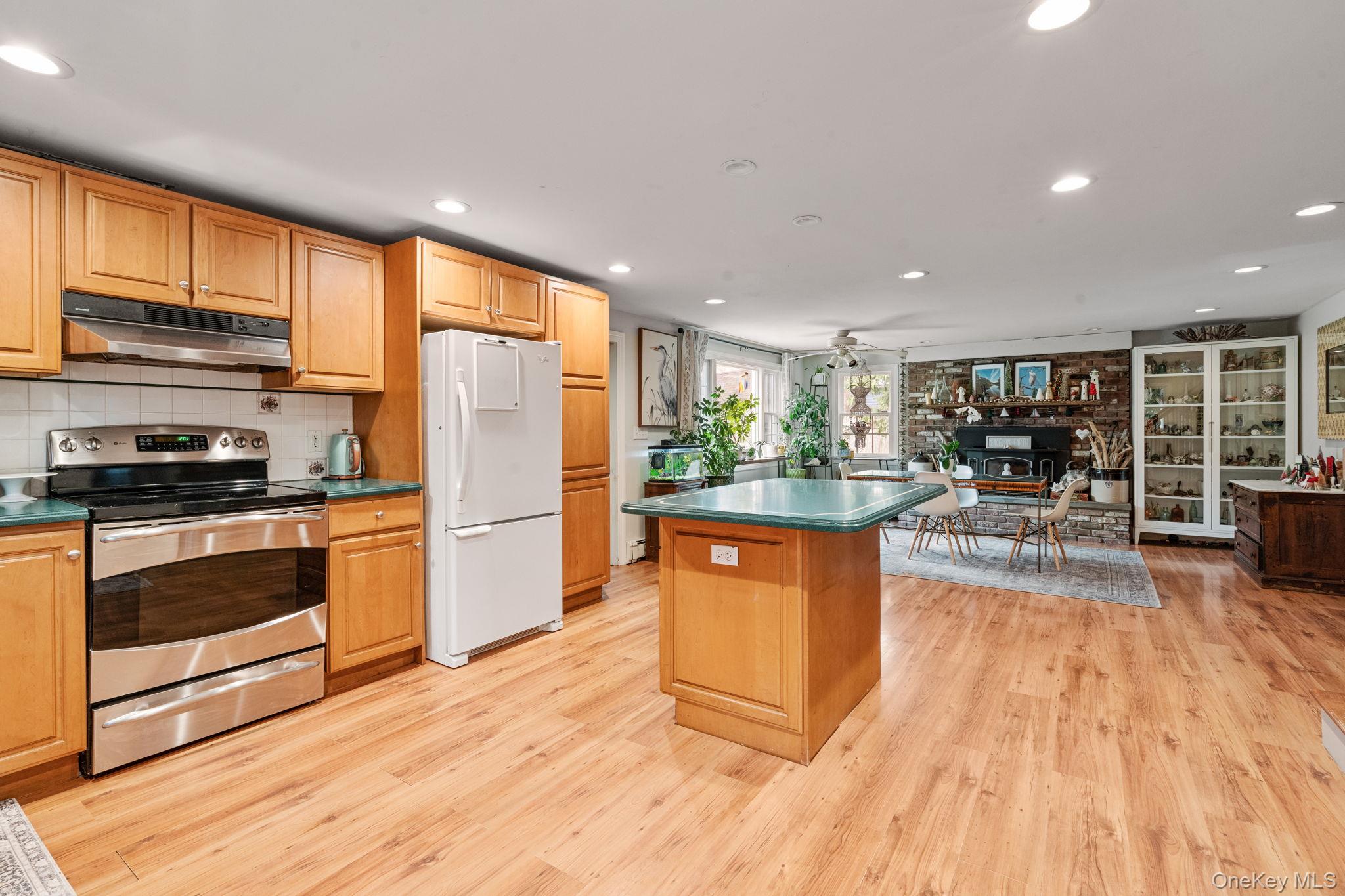 170 North Country Road, Miller Place, NY 11764