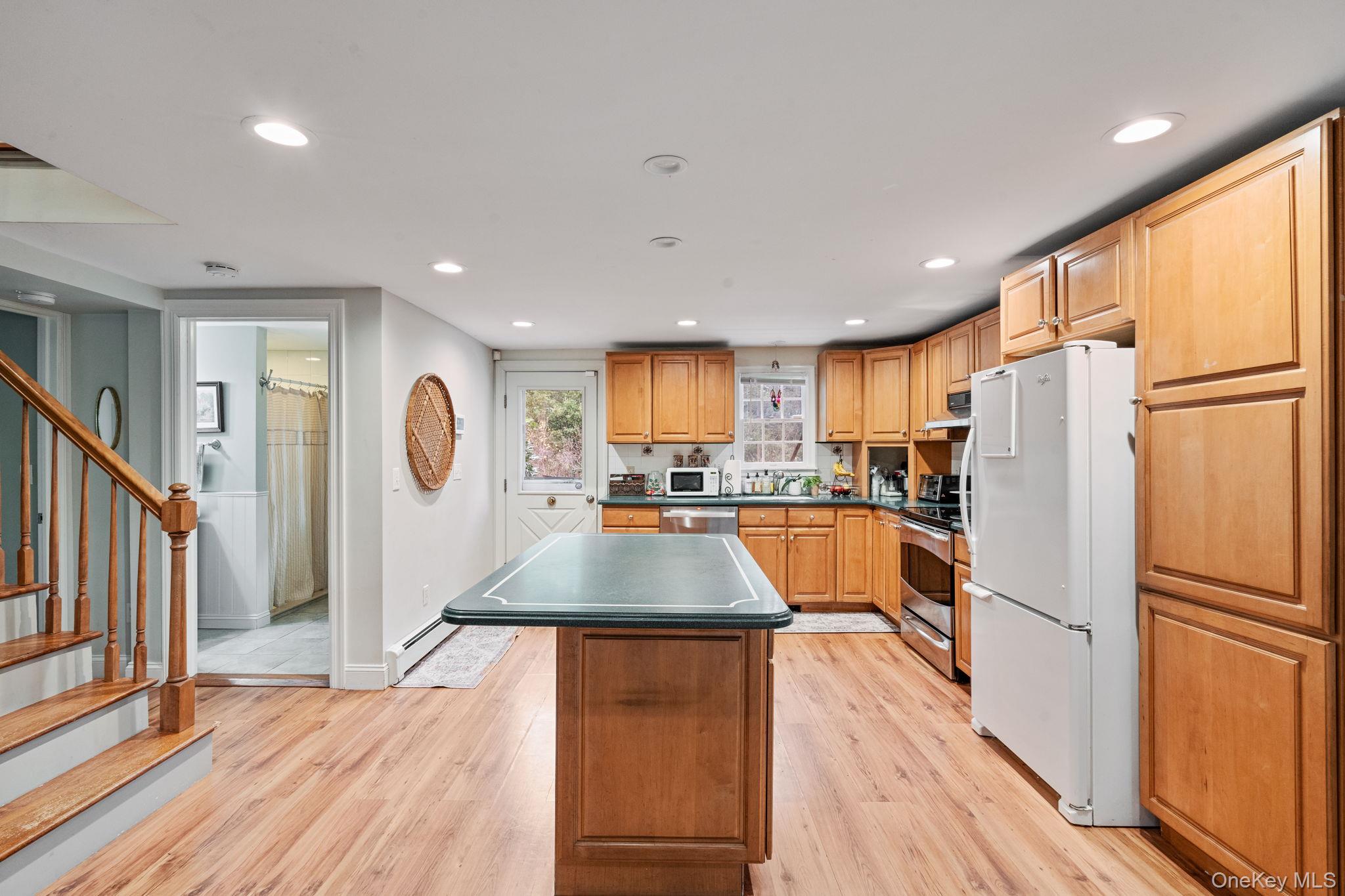 170 North Country Road, Miller Place, NY 11764