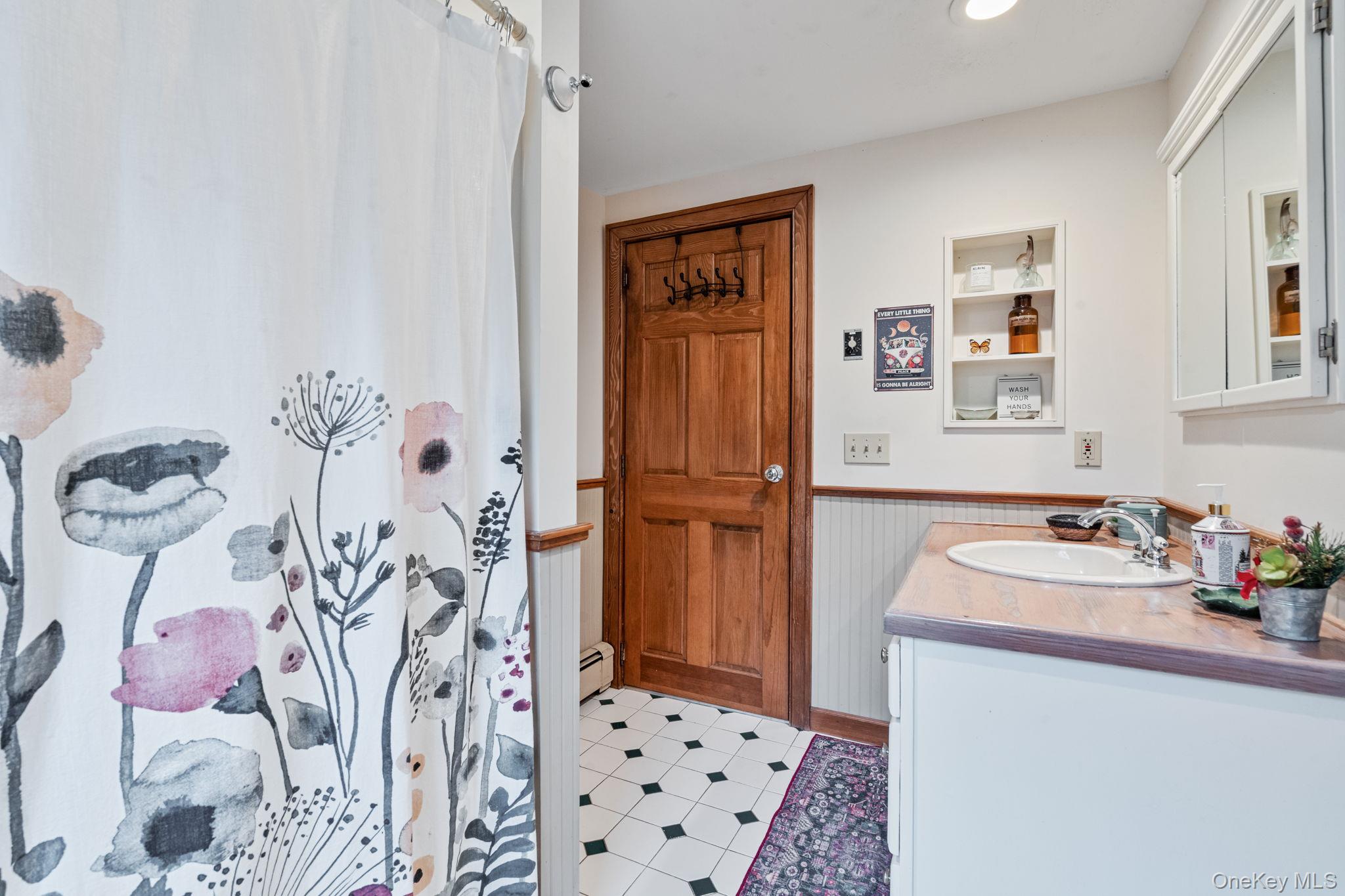 170 North Country Road, Miller Place, NY 11764