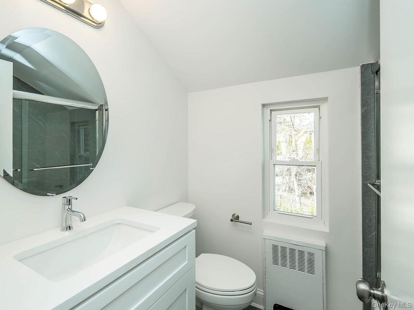 2B Jefferson Court, Roslyn Heights, NY 11577