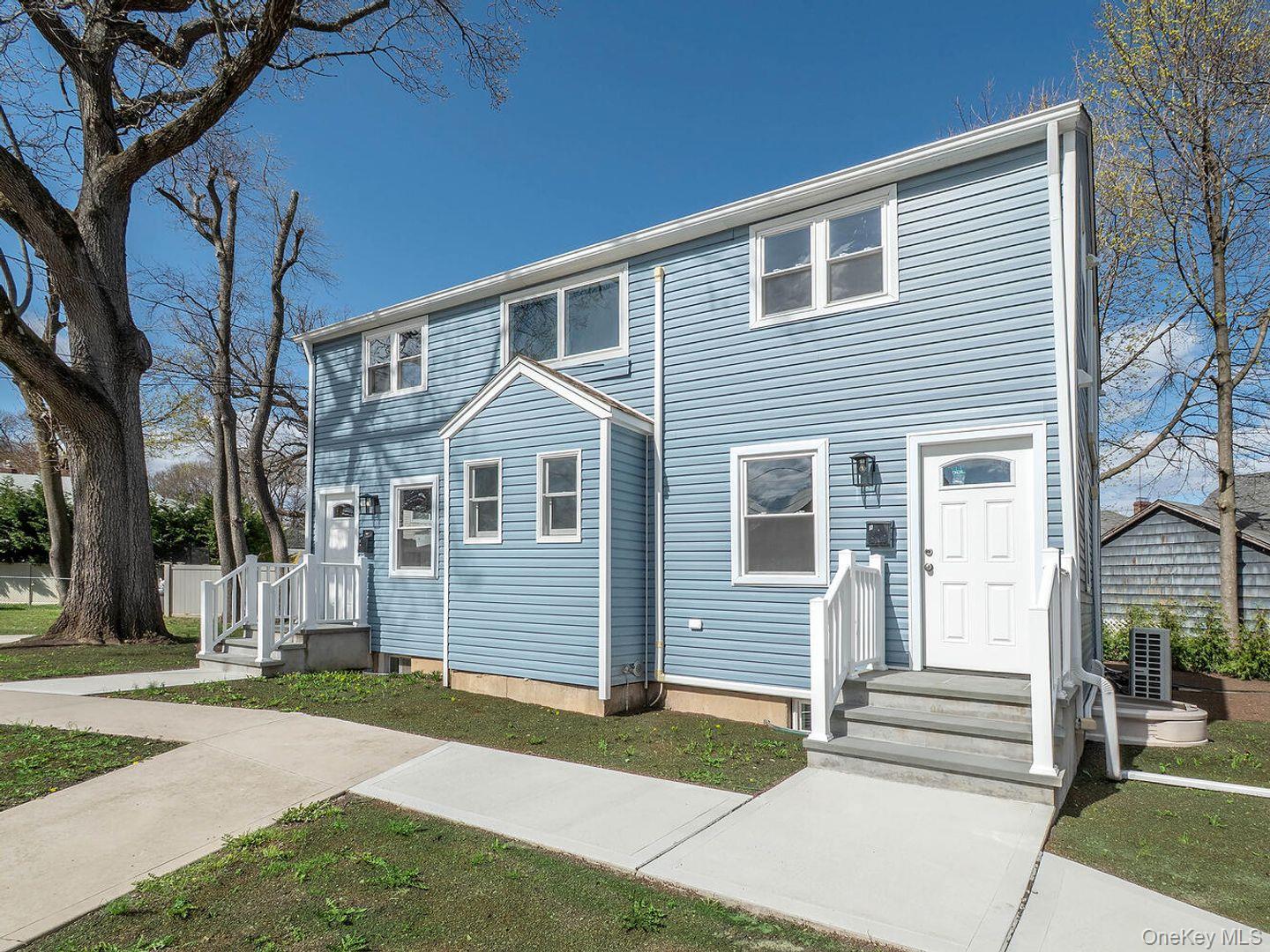 2B Jefferson Court, Roslyn Heights, NY 11577