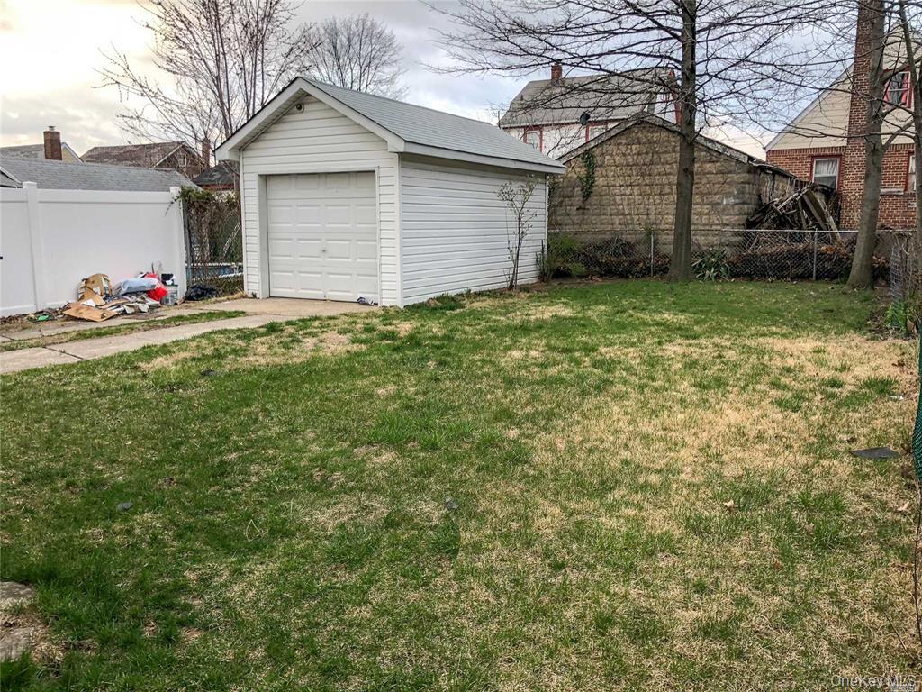 21621 133rd Road, Springfield Gardens, NY 11413