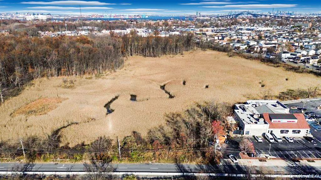 1105 Goethals Road N, Staten Island, NY 10303