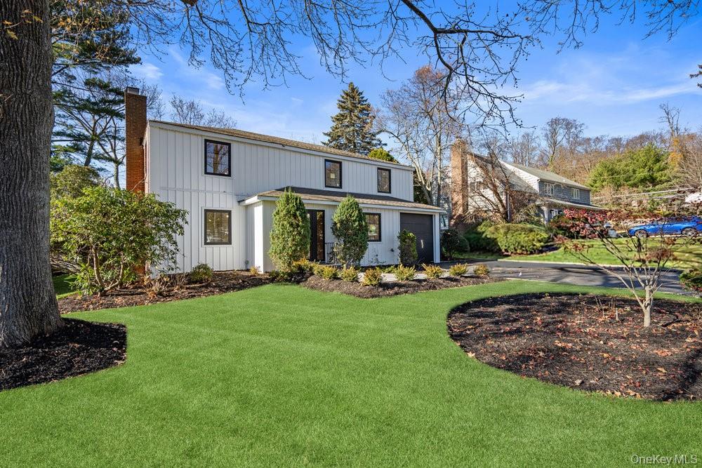 11 Entrance Road, East Hills, NY 11577