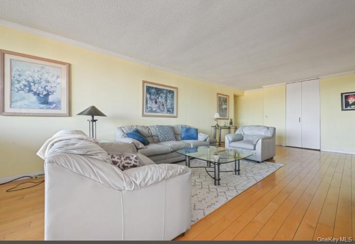 1 BAY CLUB Drive # 6V, Bayside, NY 11360