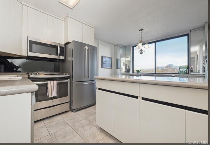 1 BAY CLUB Drive # 6V, Bayside, NY 11360