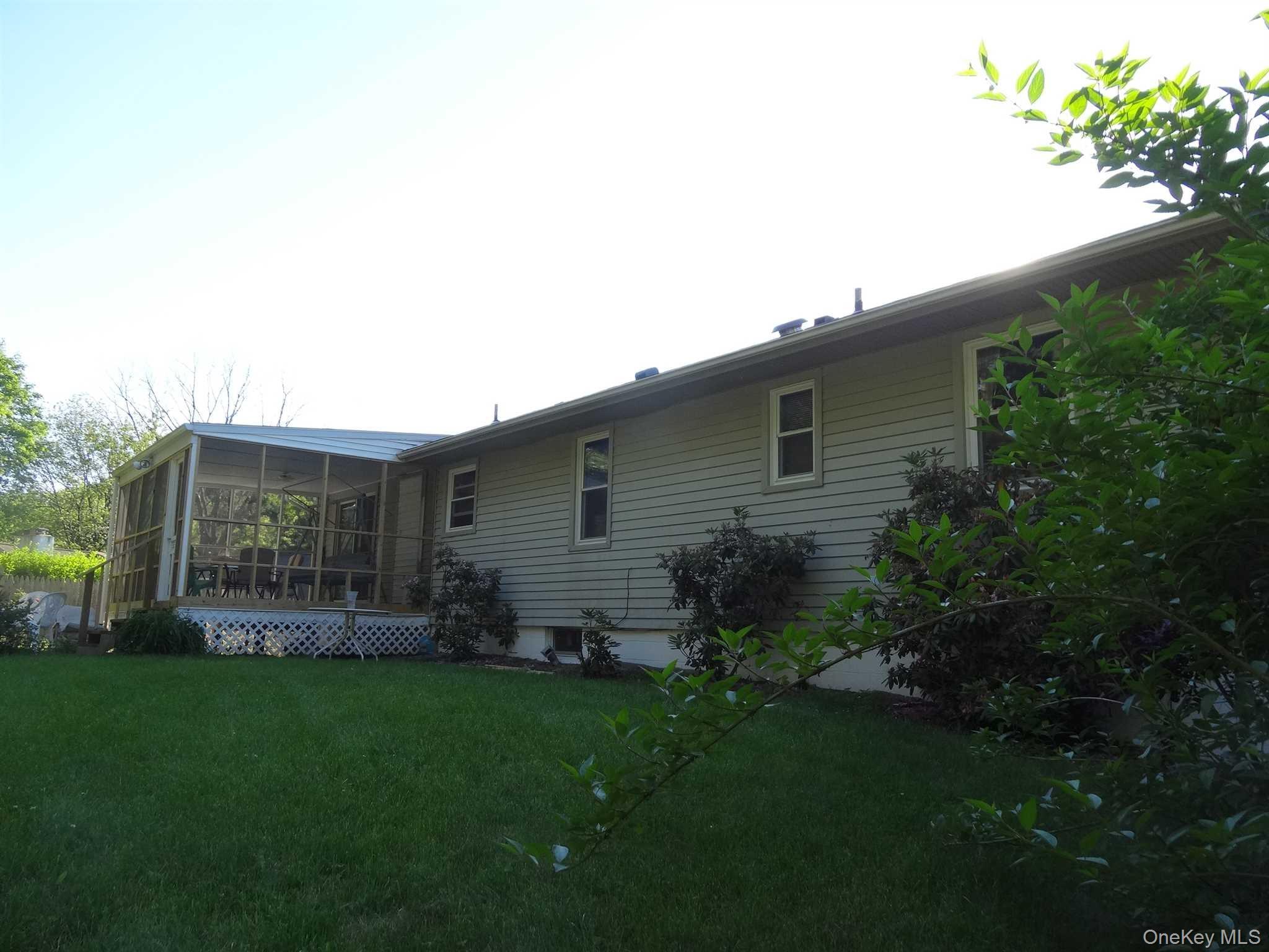 23 PASTURE Lane, Poughkeepsie, NY 12603