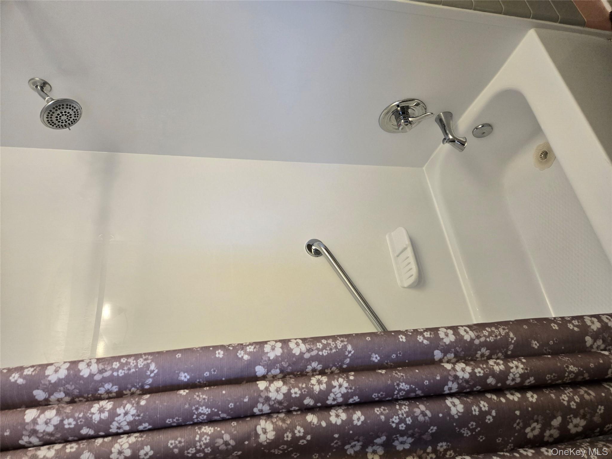 23 PASTURE Lane, Poughkeepsie, NY 12603