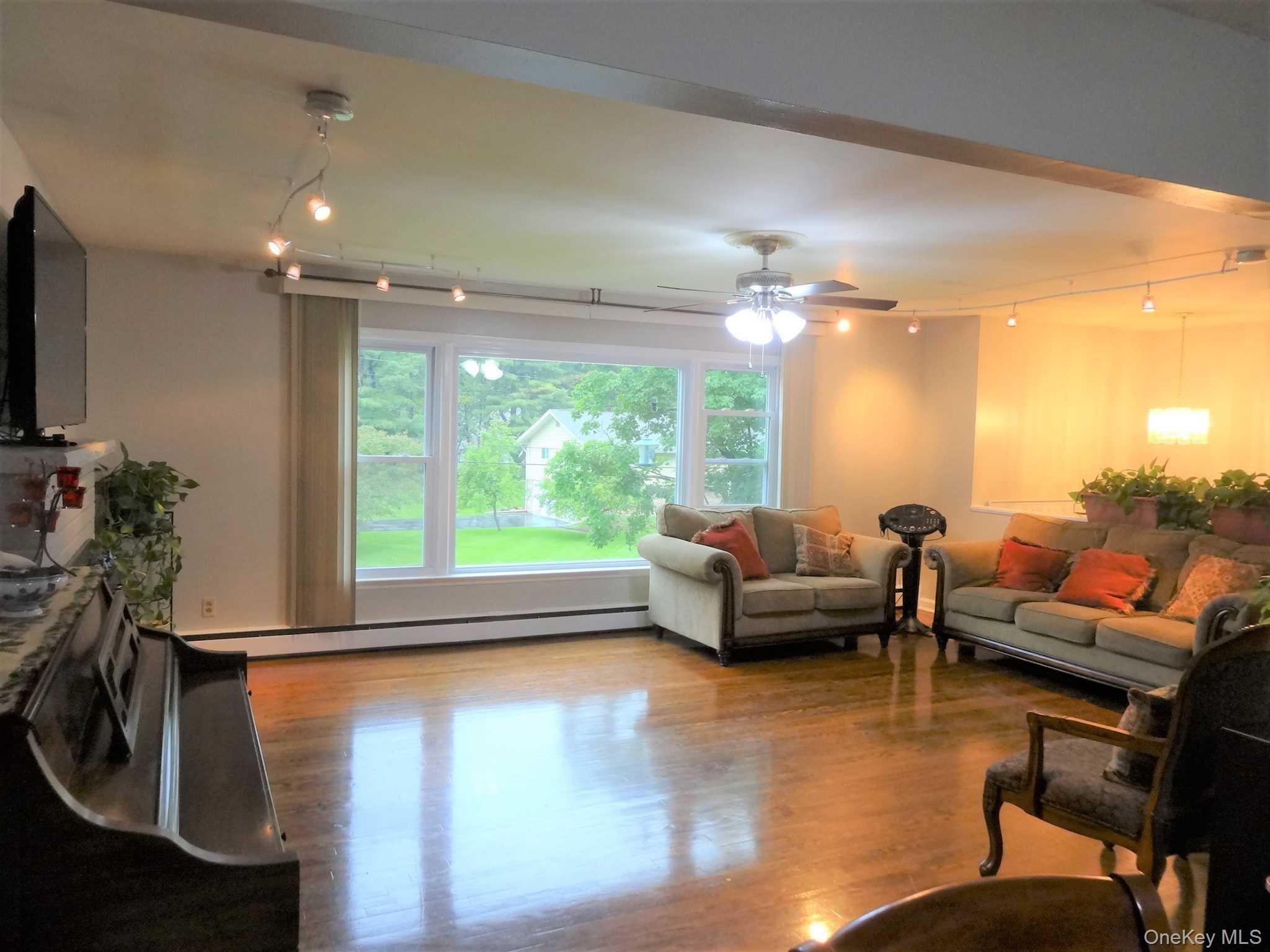 23 PASTURE Lane, Poughkeepsie, NY 12603