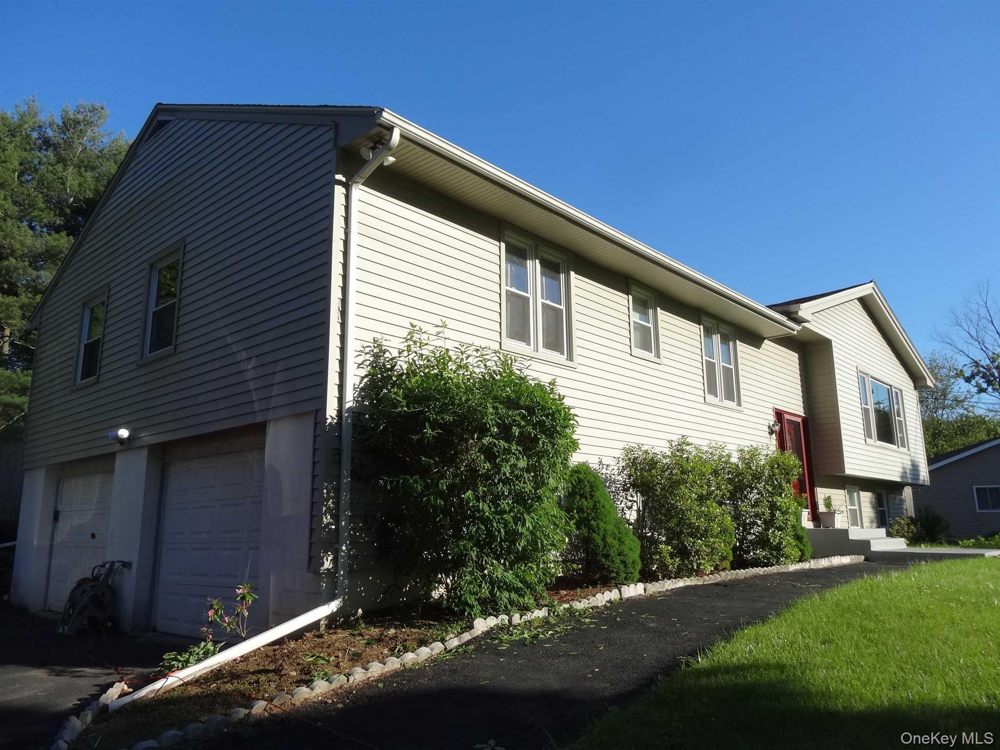 23 PASTURE Lane, Poughkeepsie, NY 12603