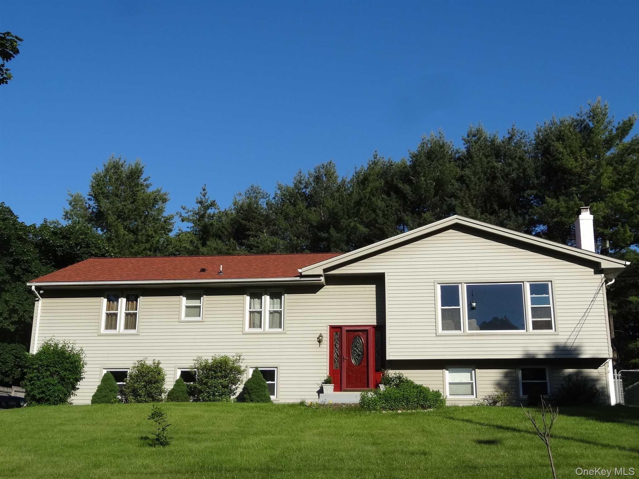 23 PASTURE Lane, Poughkeepsie, NY 12603