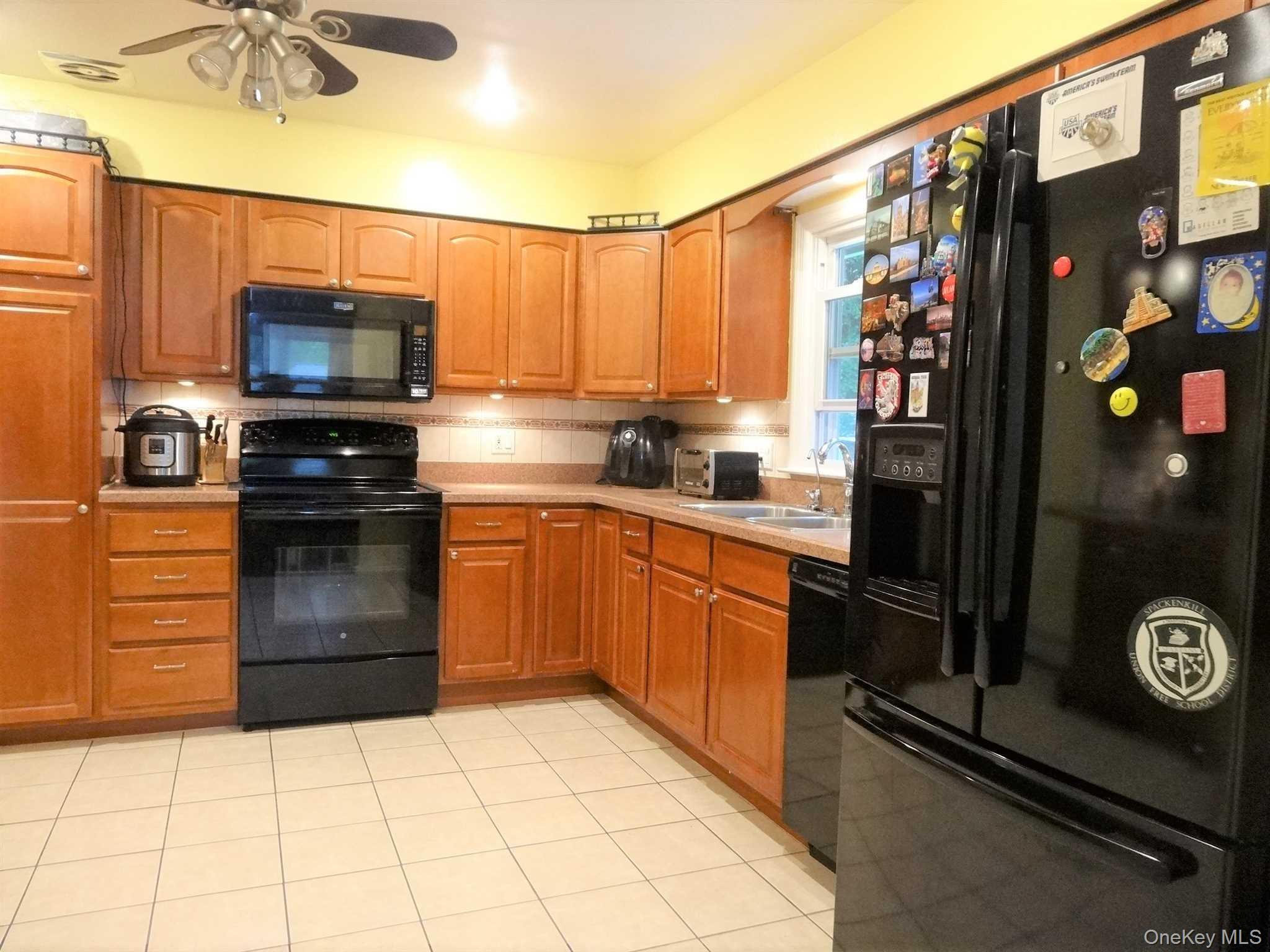 23 PASTURE Lane, Poughkeepsie, NY 12603