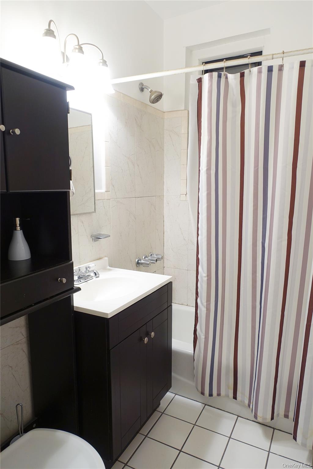 62-64 Saunders Street # 4P, Rego Park, NY 11374