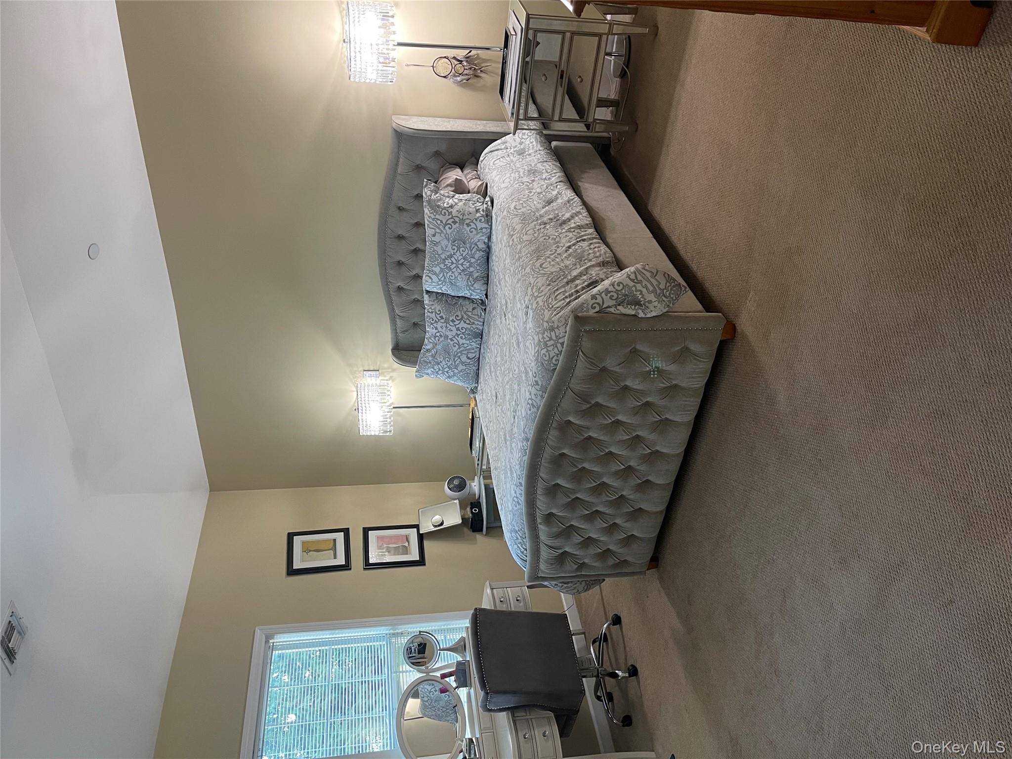 23 Nicole, Copiague, NY 11726