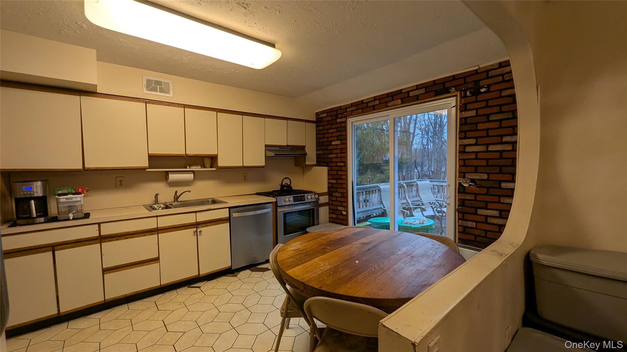 135 Sunset Road, Blauvelt, NY 10913