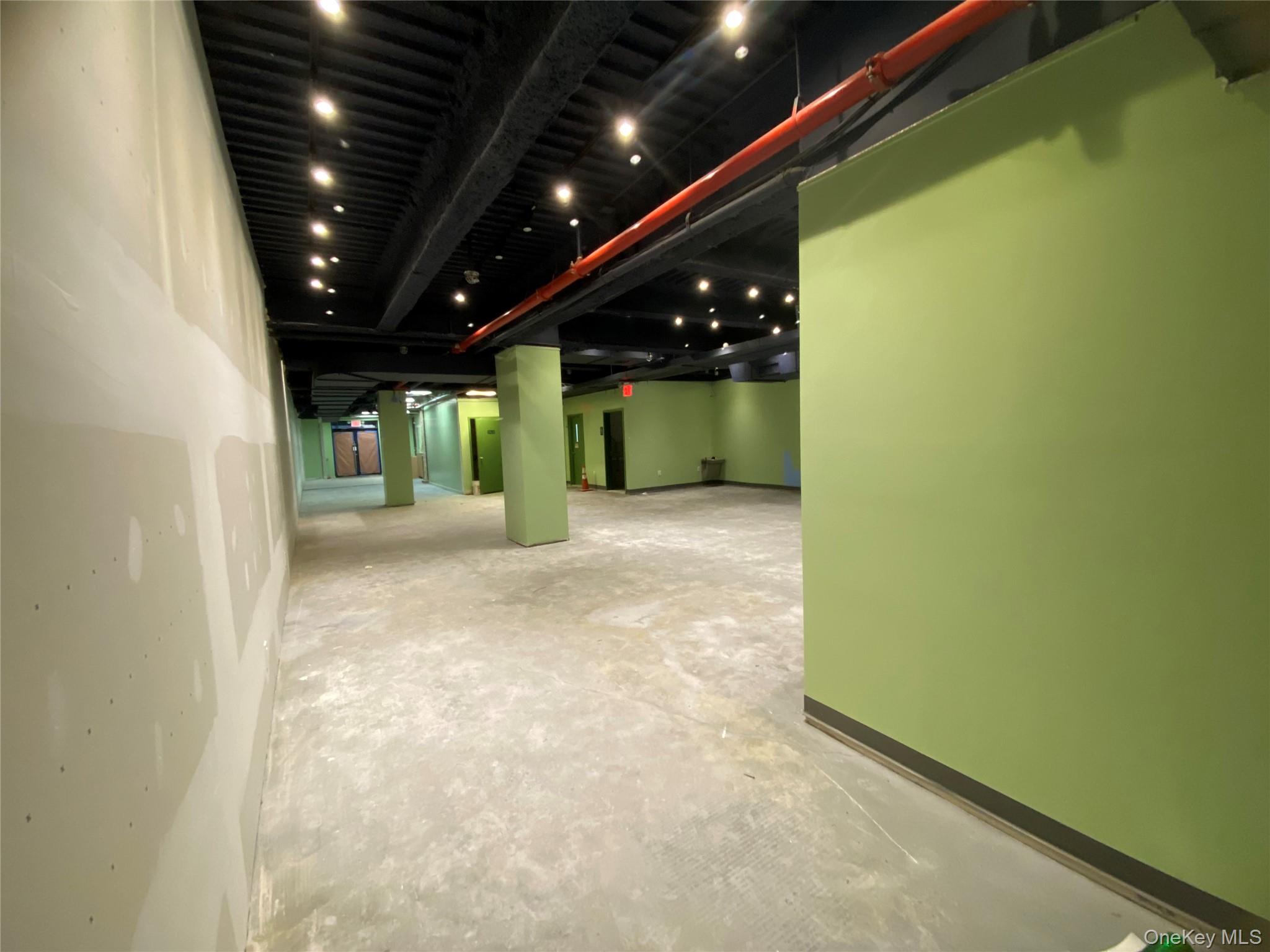 13517 northern blvd # 1A, Flushing, NY 11354