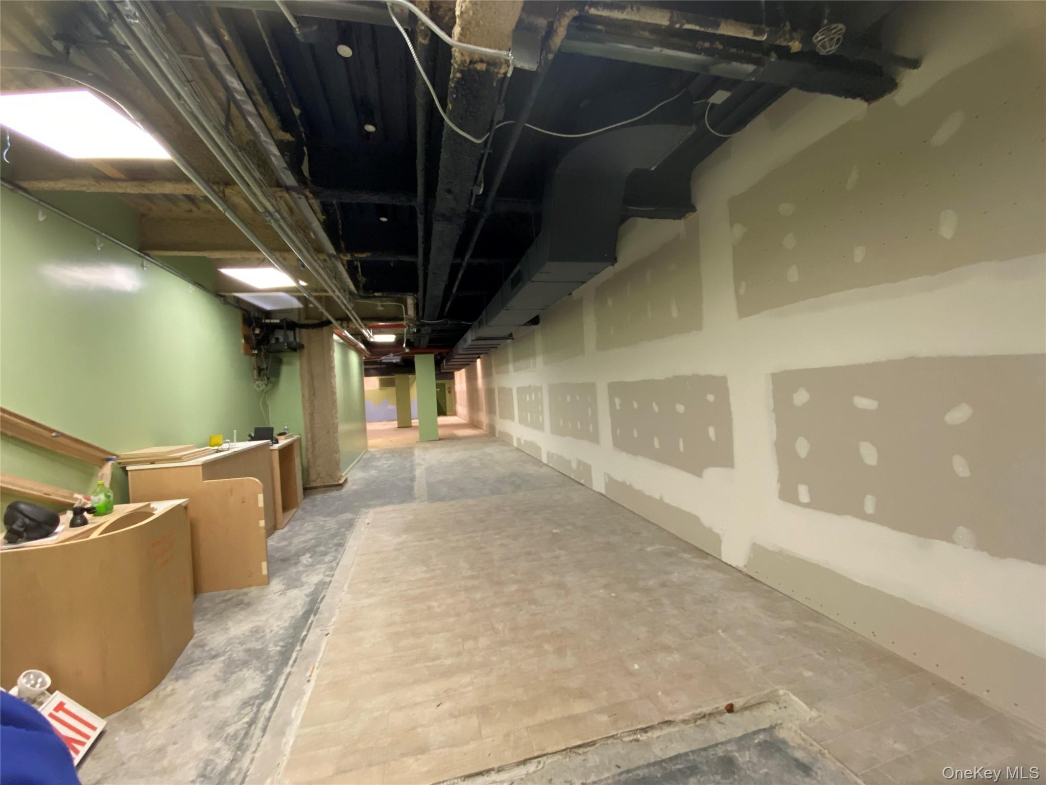 13517 northern blvd # 1A, Flushing, NY 11354