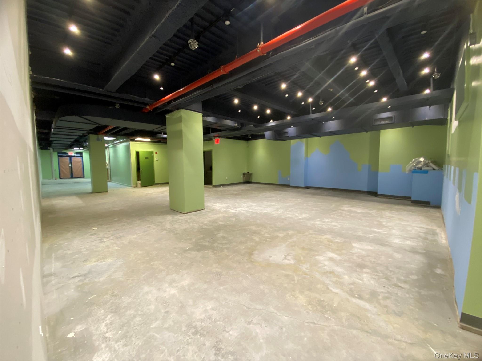 13517 northern blvd # 1A, Flushing, NY 11354