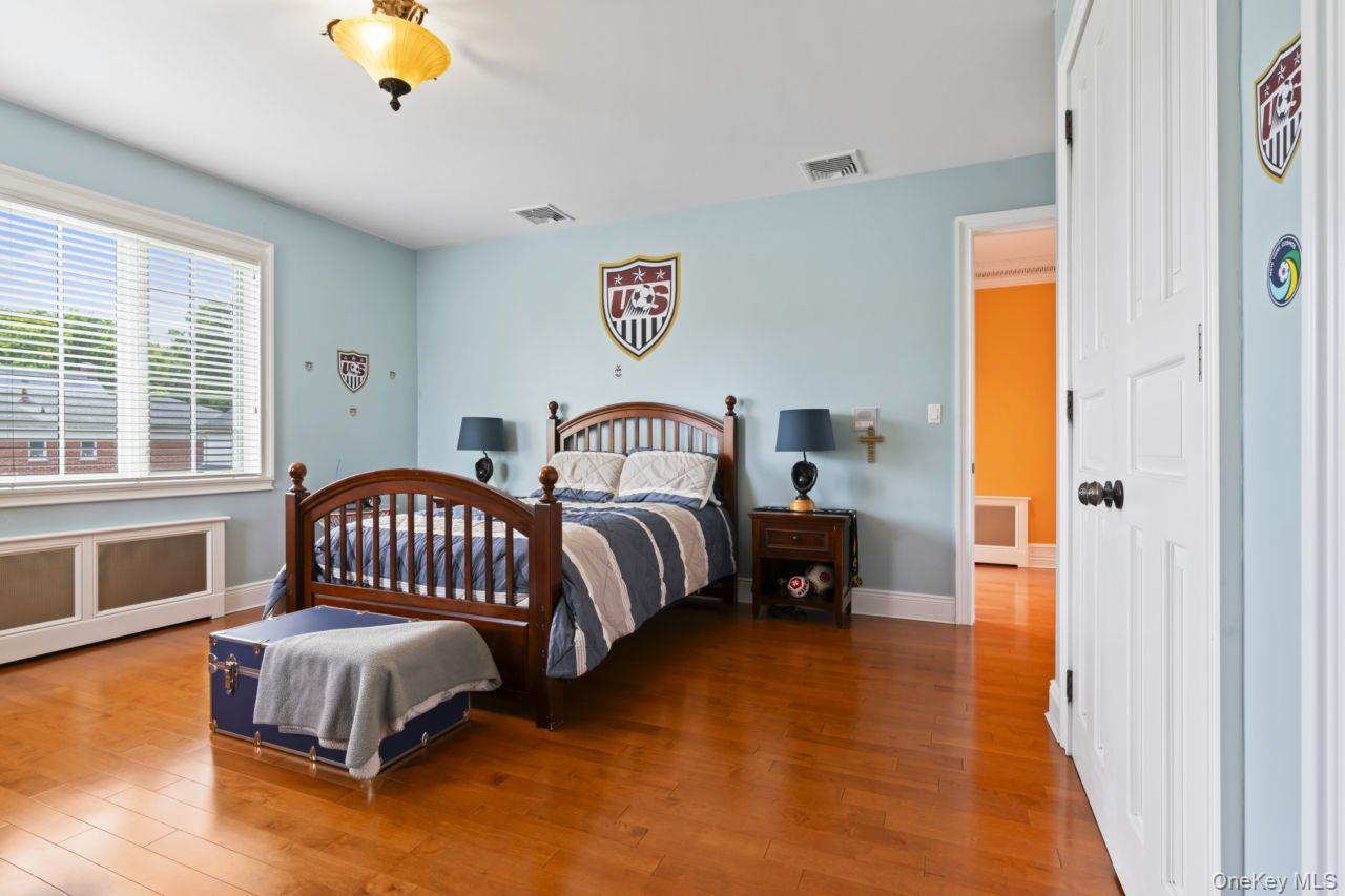 14910 7th Avenue, Whitestone, NY 11357