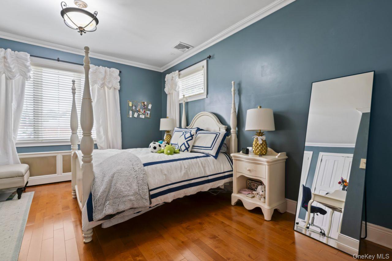 14910 7th Avenue, Whitestone, NY 11357