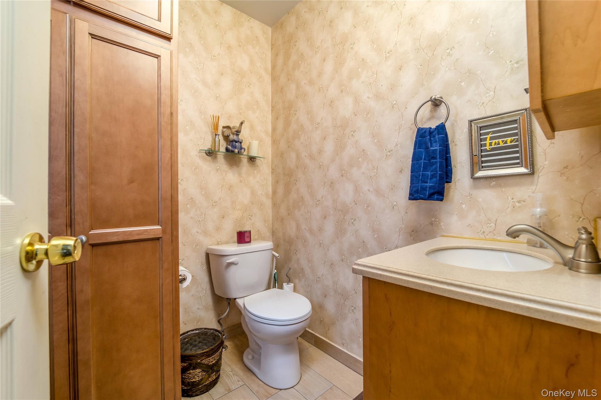 92-57 246th Street, Floral Park, NY 11001