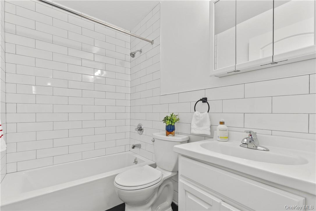 305 Vista On The Lake, Carmel, NY 10512