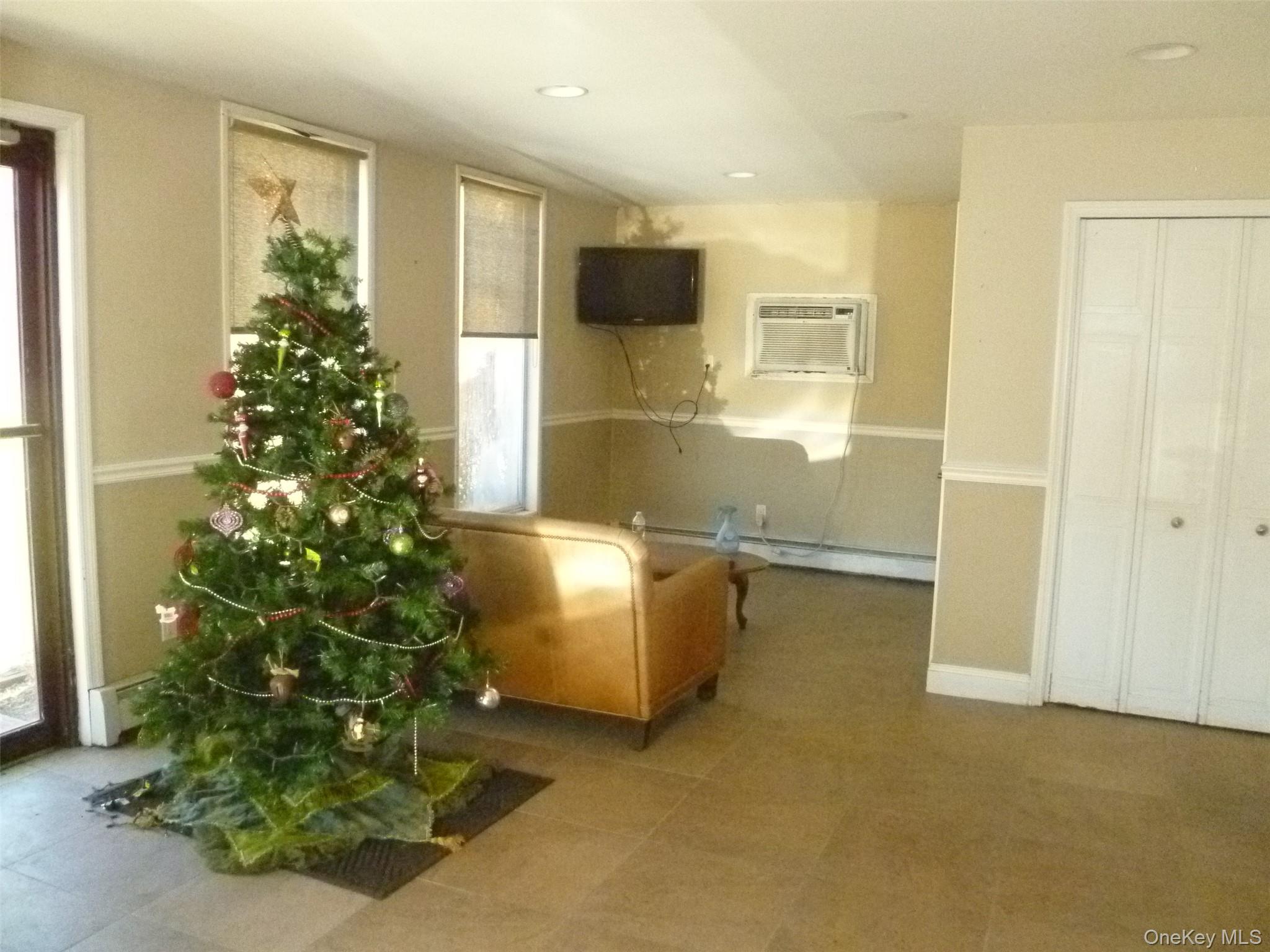 1104 Route 9W, Marlboro, NY 12542