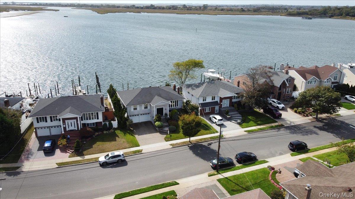 3106 Clubhouse Road, Merrick, NY 11566