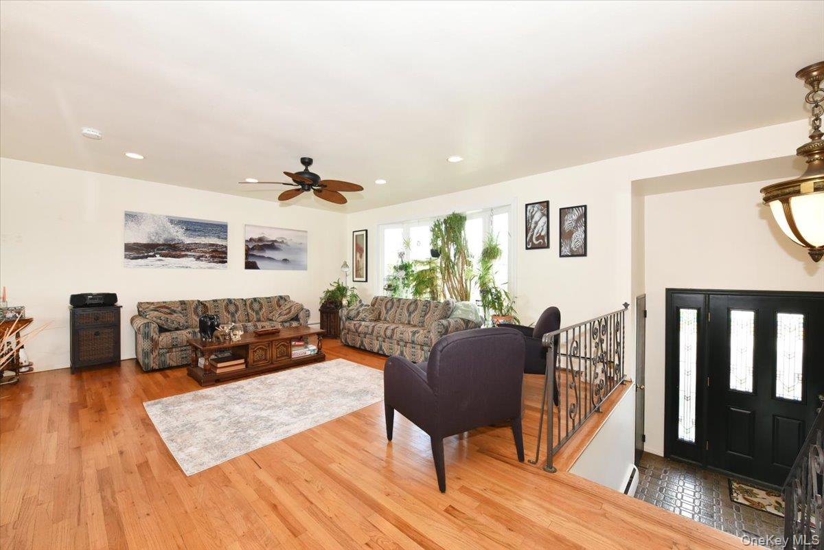 3106 Clubhouse Road, Merrick, NY 11566