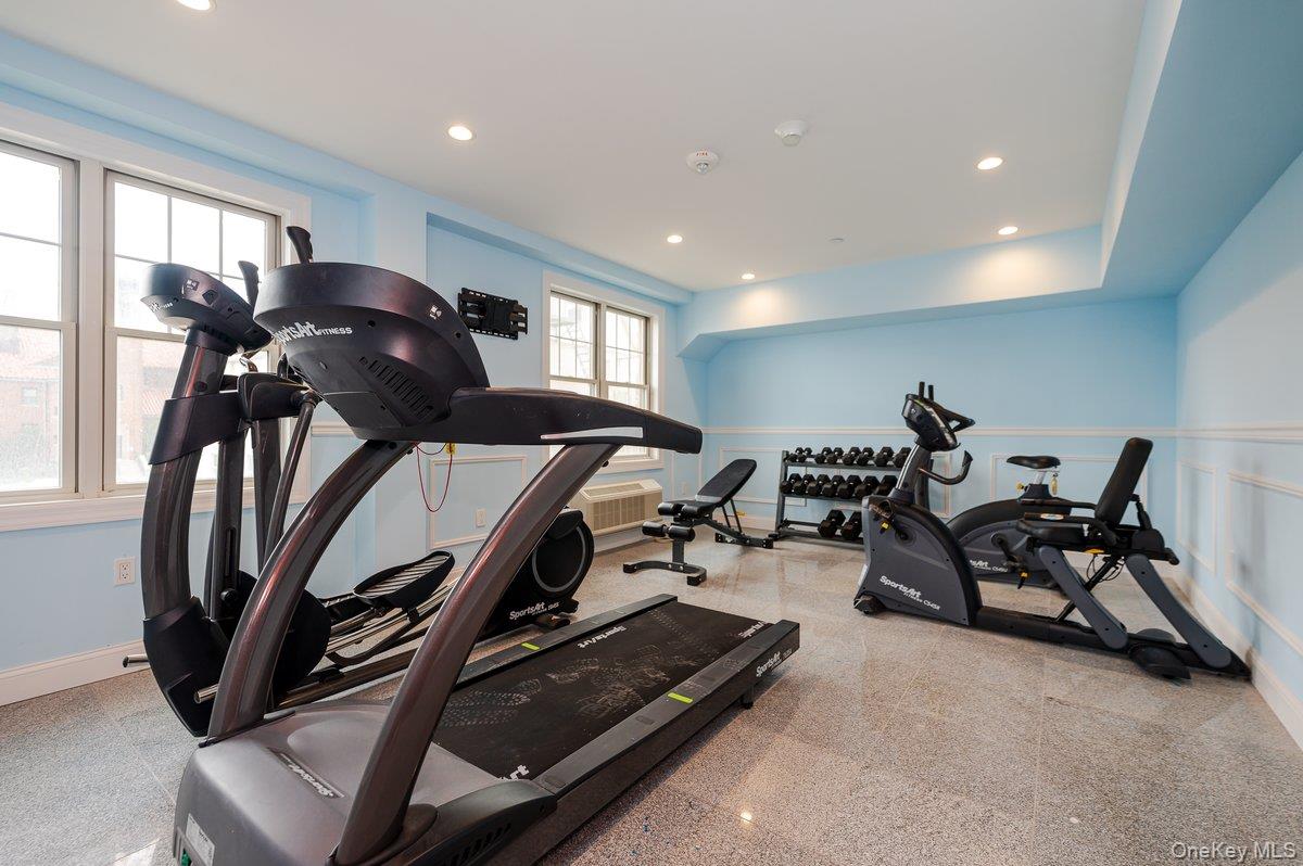 661 W Broadway # 604, Long Beach, NY 11561